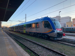 Autotreno ATR 220 di Ferrovie del Sud Est in livrea DPR