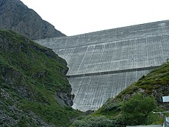 La face avant du barrage de la Grande-Dixence (face vallée).