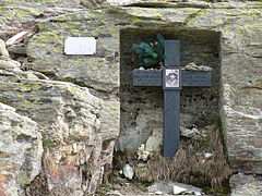 La croix Carrel, située à l'endroit où a disparu Jean-Antoine Carrel en 1890 en rentrant d'une ascension après avoir sauvé ses clients.