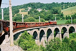 Trajneto de La Mure sur viadukto de Vaulx