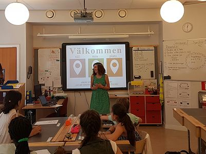 GLAM-educator Sofia from Stockholm digital archives for schools in the classroom.