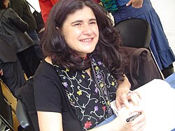 Lucía Etxebarría en sinnando libros en Barcelona o día de Sant Chorche de 2005.