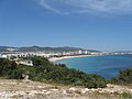 Platja d'en Bossa nhìn phía bắc hướng đến đô thị Ibiza