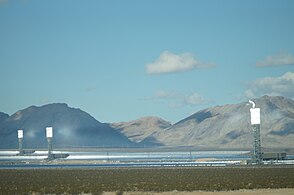 Mojave choʻlidagi Ivanpah quyosh zavodi, Kaliforniya, AQSh