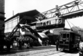 Bis 1912 verkehrten auch Einzelwagen, hier Wagen Nummer 3 an der Station Breite Straße, heute Robert-Daum-Platz