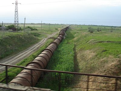 Вид на водовод через Тащенак с железнодорожного моста