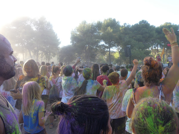 Fiesta Holi Dolly