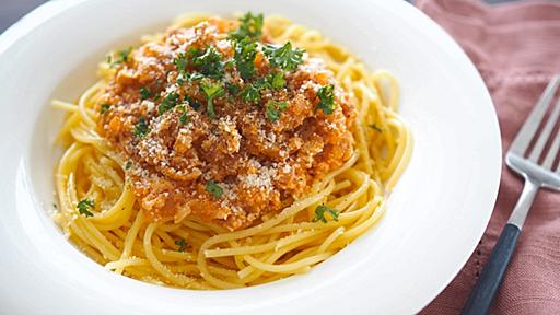 電子レンジで7分。たんぱく質が摂れる「くずし豆腐のミートソース風」の作り方。肉なしでも大満足、ご飯にかけても美味しい - メシ通 | ホットペッパーグルメ