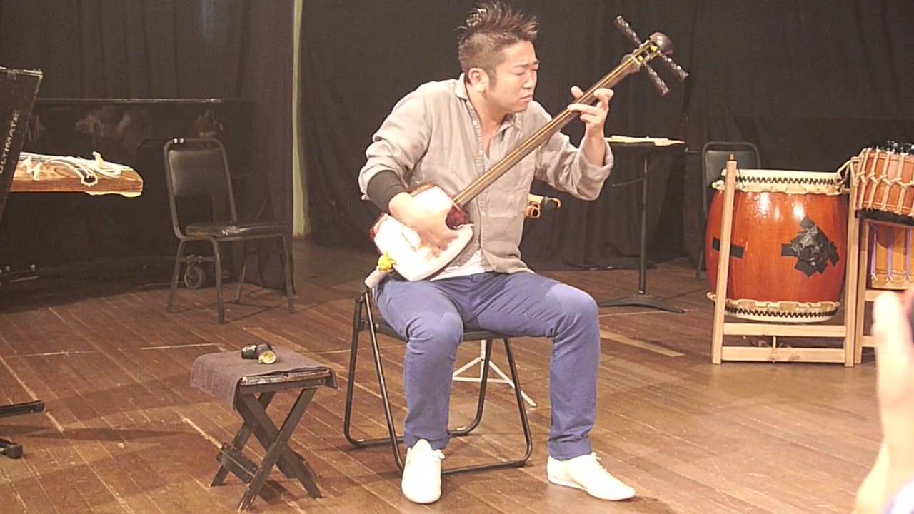 Ryōichirō Yoshida Shreds The Shamisen - YouTube