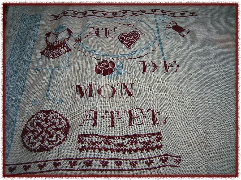 Création : Cousines & Compagnie, broderie avec perles et accessoires  sur toile Aïda 5, motif : 15 x 15