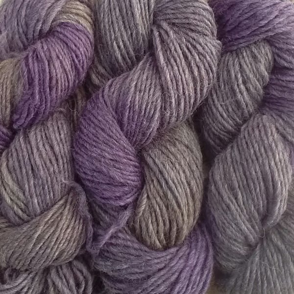 100g Hand-dyed 100% Wool  DK Purple Elephant