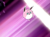 Wigglytuff evadiendo los ataques gracias a que puede flotar.