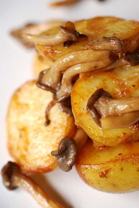 truffled pink eye potatoes with shimeji mushrooms© by Haalo