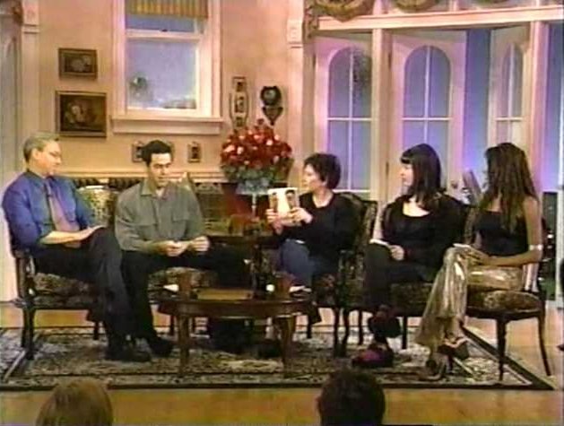 Traci Bingham, Roseanne Barr, Adam Carolla, Drew Pinsky, and Anka Radakovich in The Roseanne Show (1997)