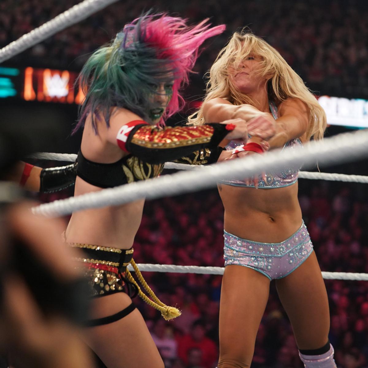 Ashley Fliehr and Kanako Urai in WWE Survivor Series (2019)