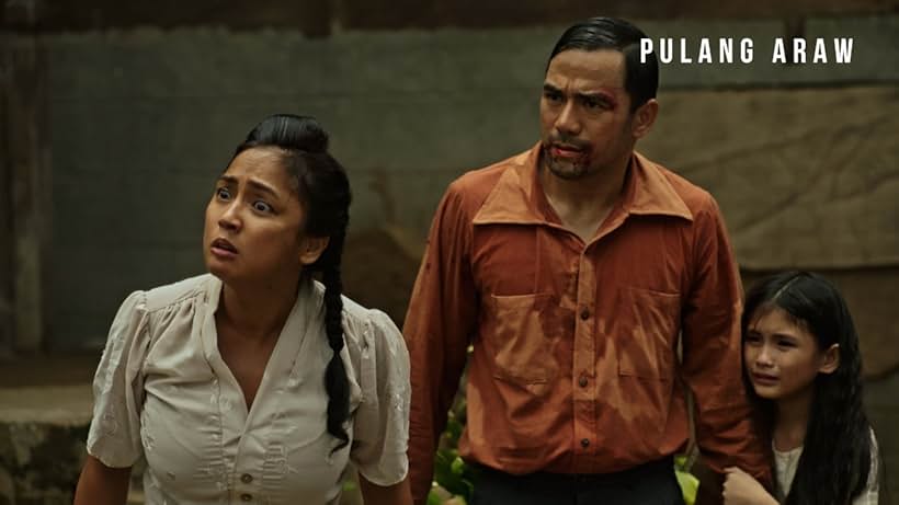 Neil Ryan Sese, Rochelle Pangilinan, and Brianna Advincula in Pulang araw (2024)