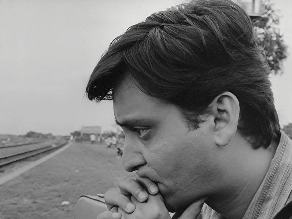 Soumitra Chatterjee in Kapurush (1965)