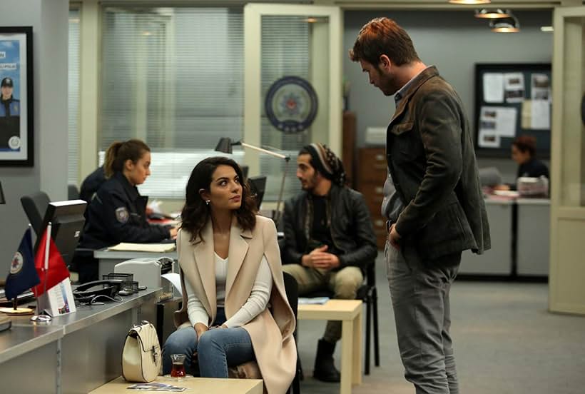 Kivanç Tatlitug and Melisa Pamuk in Çarpisma (2018)