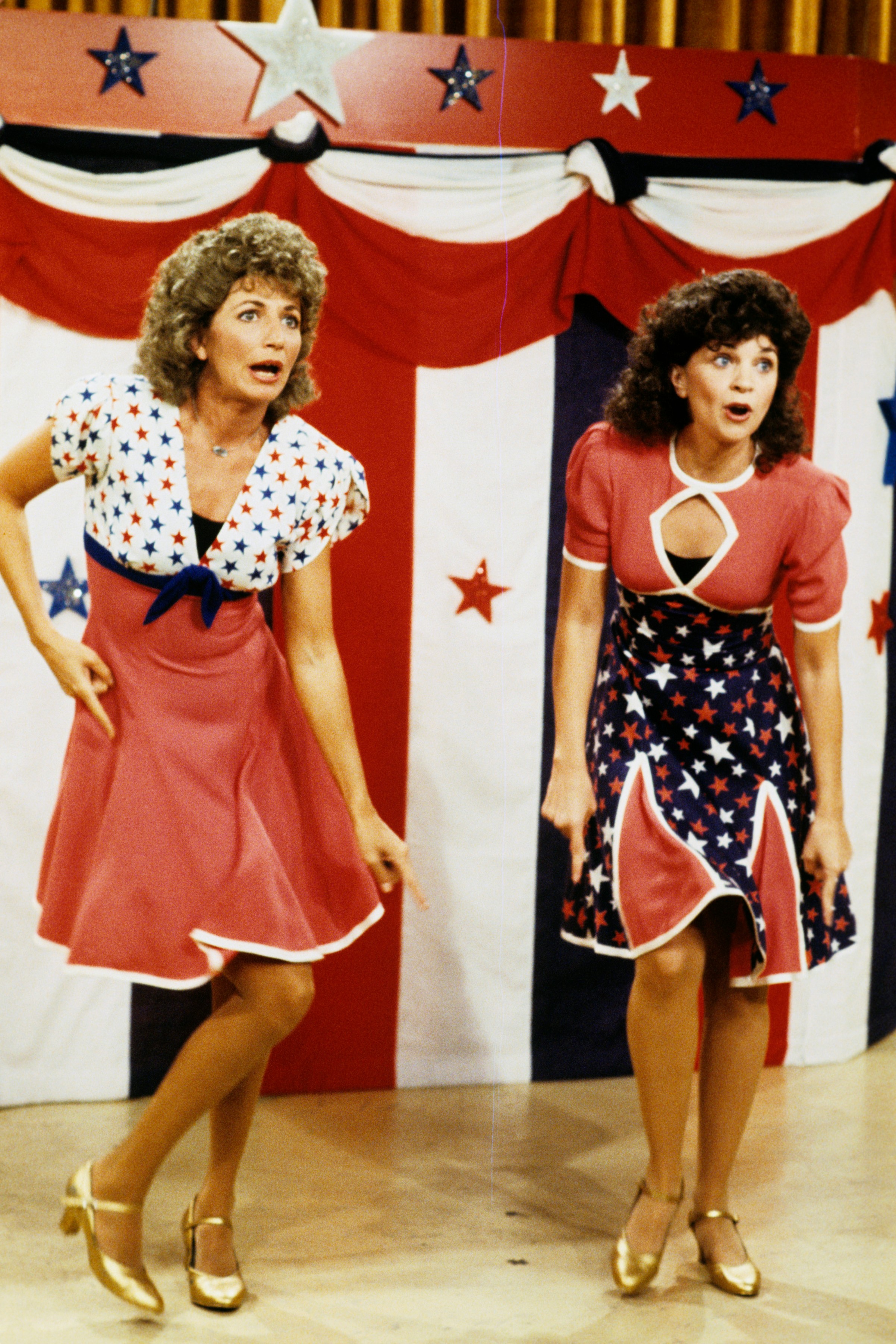 Penny Marshall and Cindy Williams in Laverne & Shirley (1976)