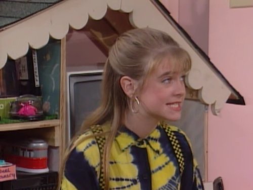 Melissa Joan Hart in Clarissa Explains It All (1991)