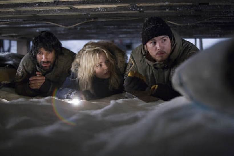 Josh Hartnett, Manu Bennett, and Melissa George in 30 Days of Night (2007)