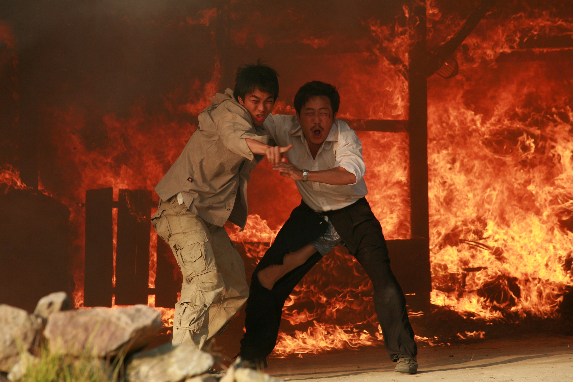 Lee Mun-shik and Lee Kyu-han in Mapado 2 (2007)