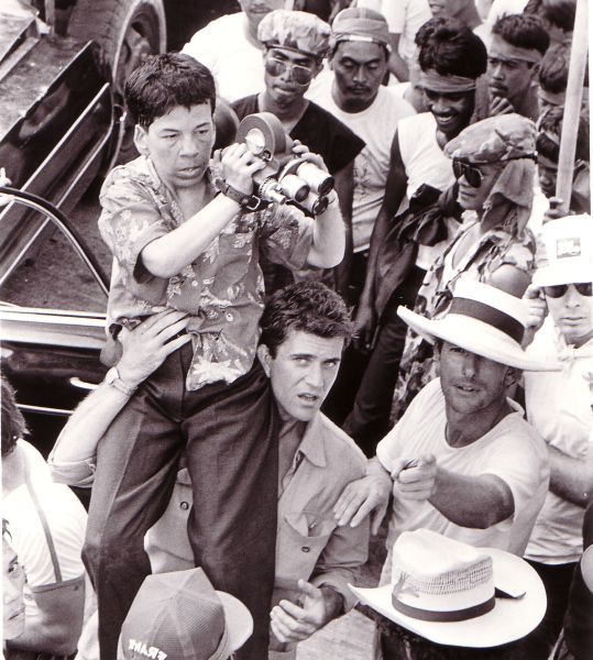 Mel Gibson, Linda Hunt, and Peter Weir in The Year of Living Dangerously (1982)