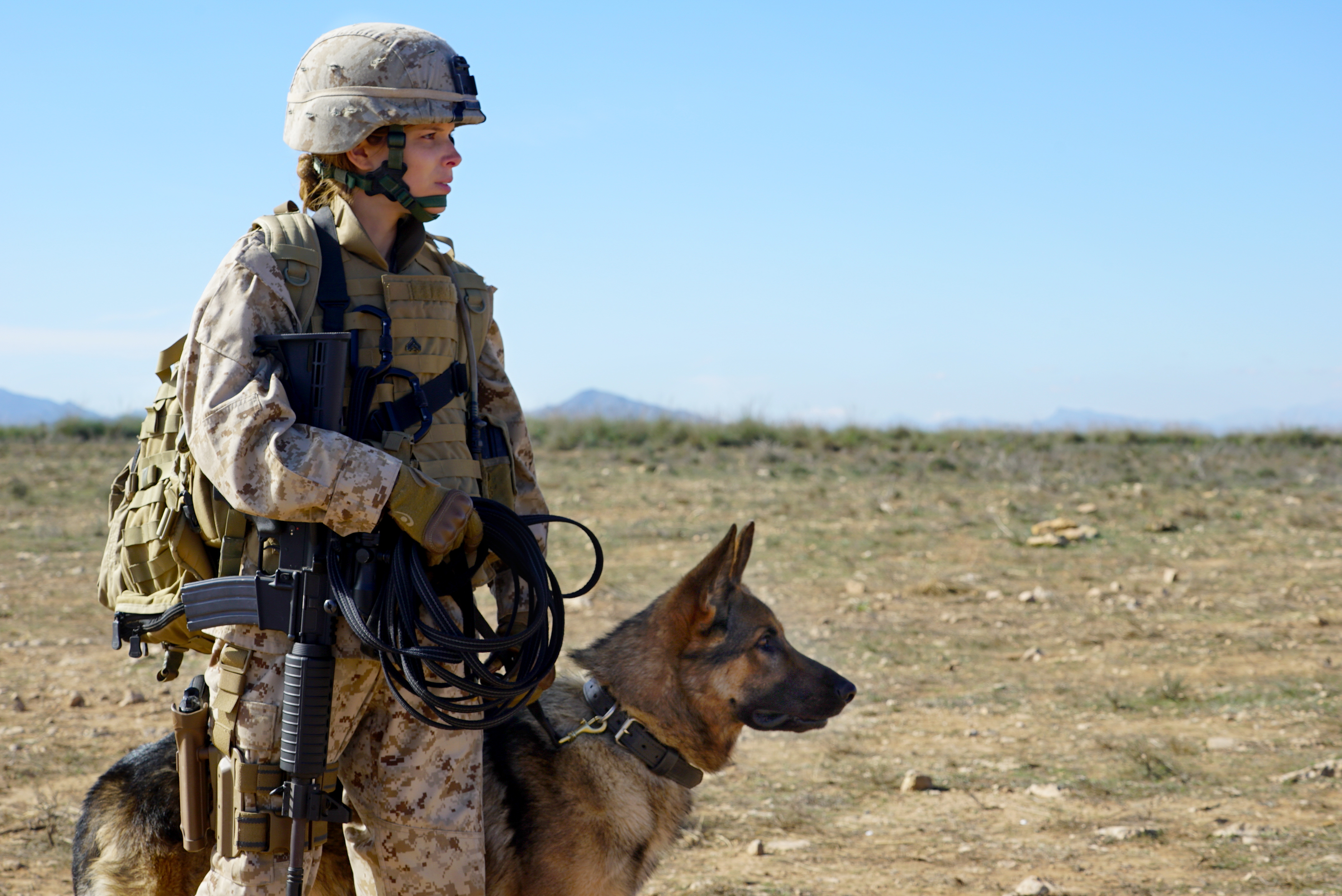 Kate Mara and Varco in Megan Leavey (2017)