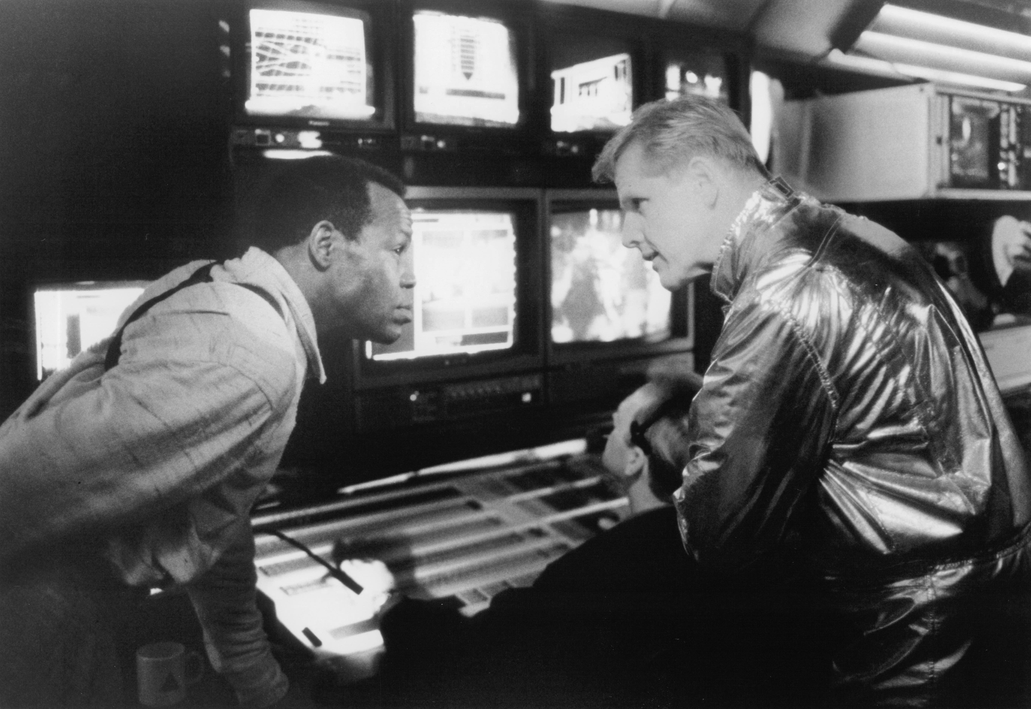 Danny Glover and Gary Busey in Predator 2 (1990)