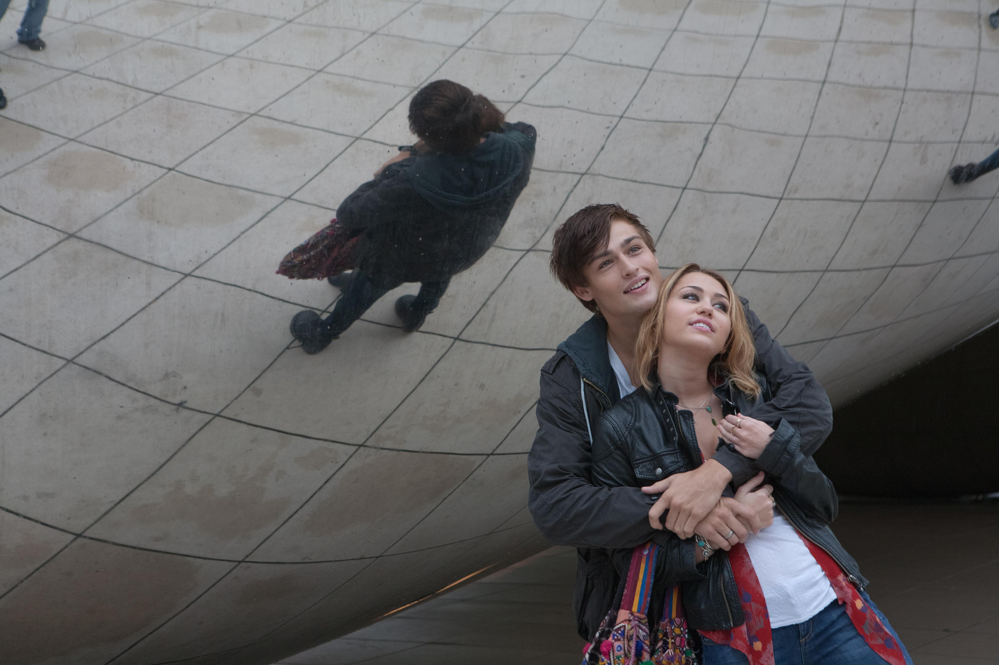 Miley Cyrus and Douglas Booth in LOL (2012)