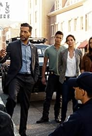 Gary Sinise, Cas Anvar, Alana De La Garza, Daniel Henney, and Annie Funke in Criminal Minds: Beyond Borders (2016)