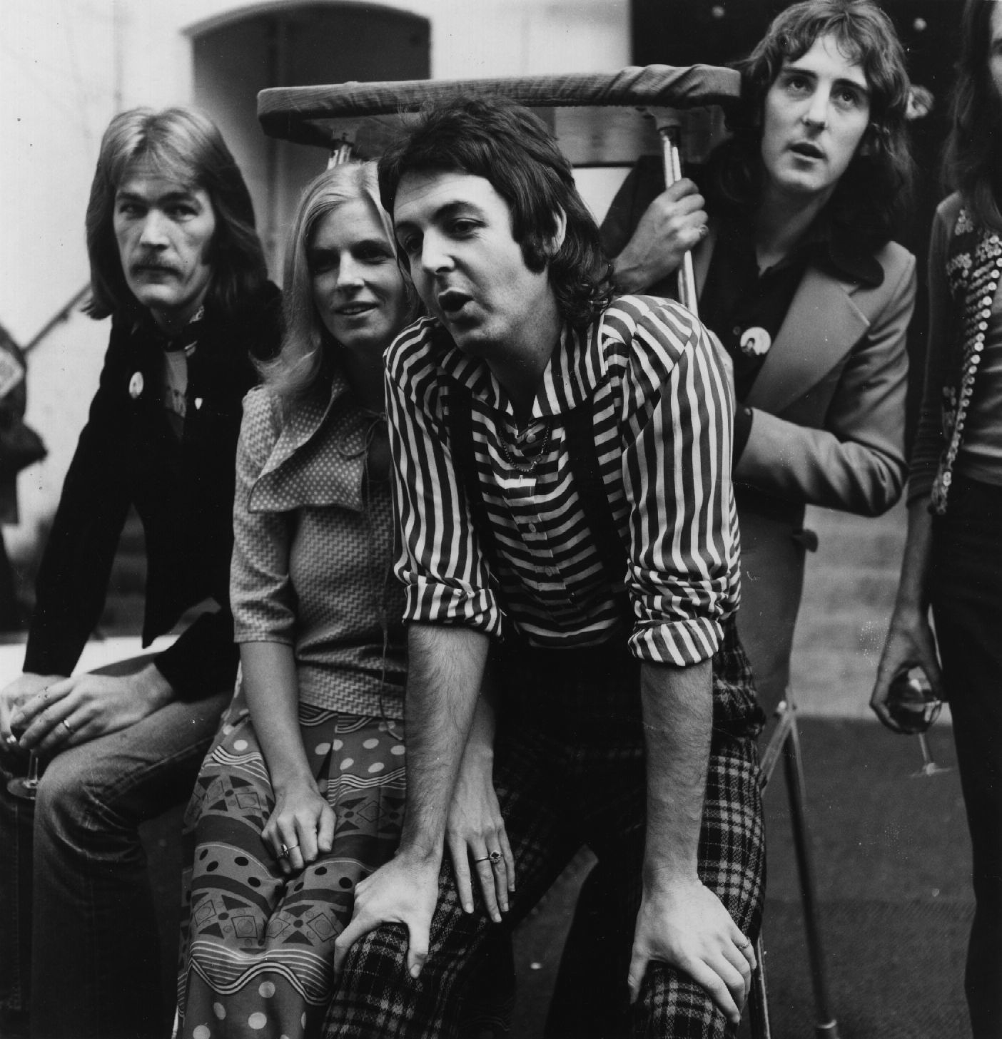 Paul McCartney, Denny Laine, Linda McCartney, Denny Seiwell, Wings, and Henry McCullough