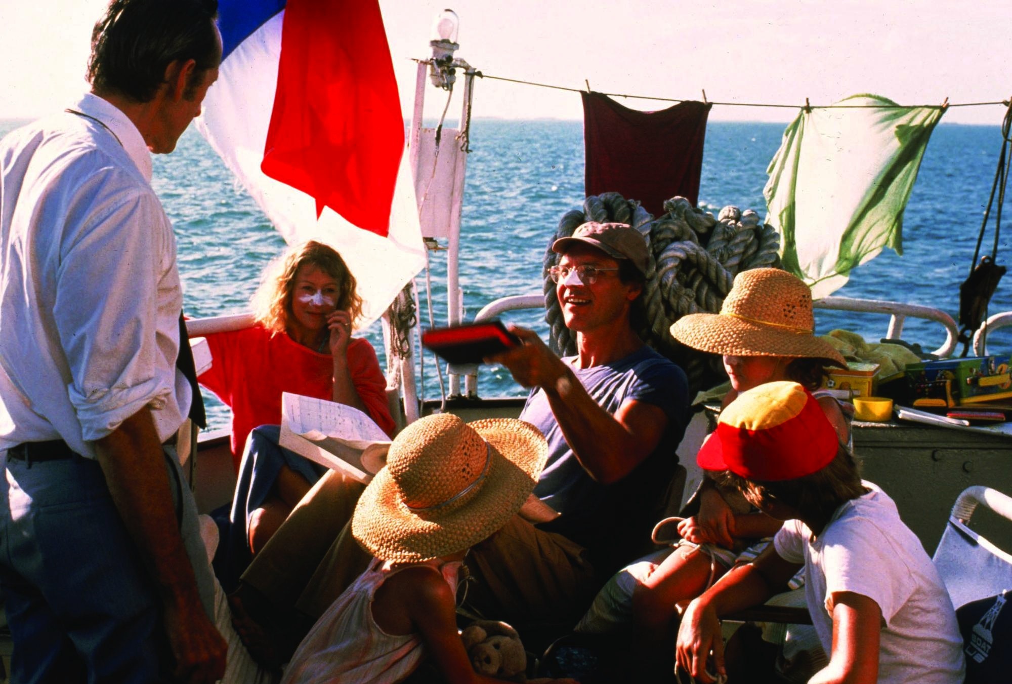 Harrison Ford, Helen Mirren, Hilary Gordon, Rebecca Gordon, Andre Gregory, and Jadrien Steele in The Mosquito Coast (1986)