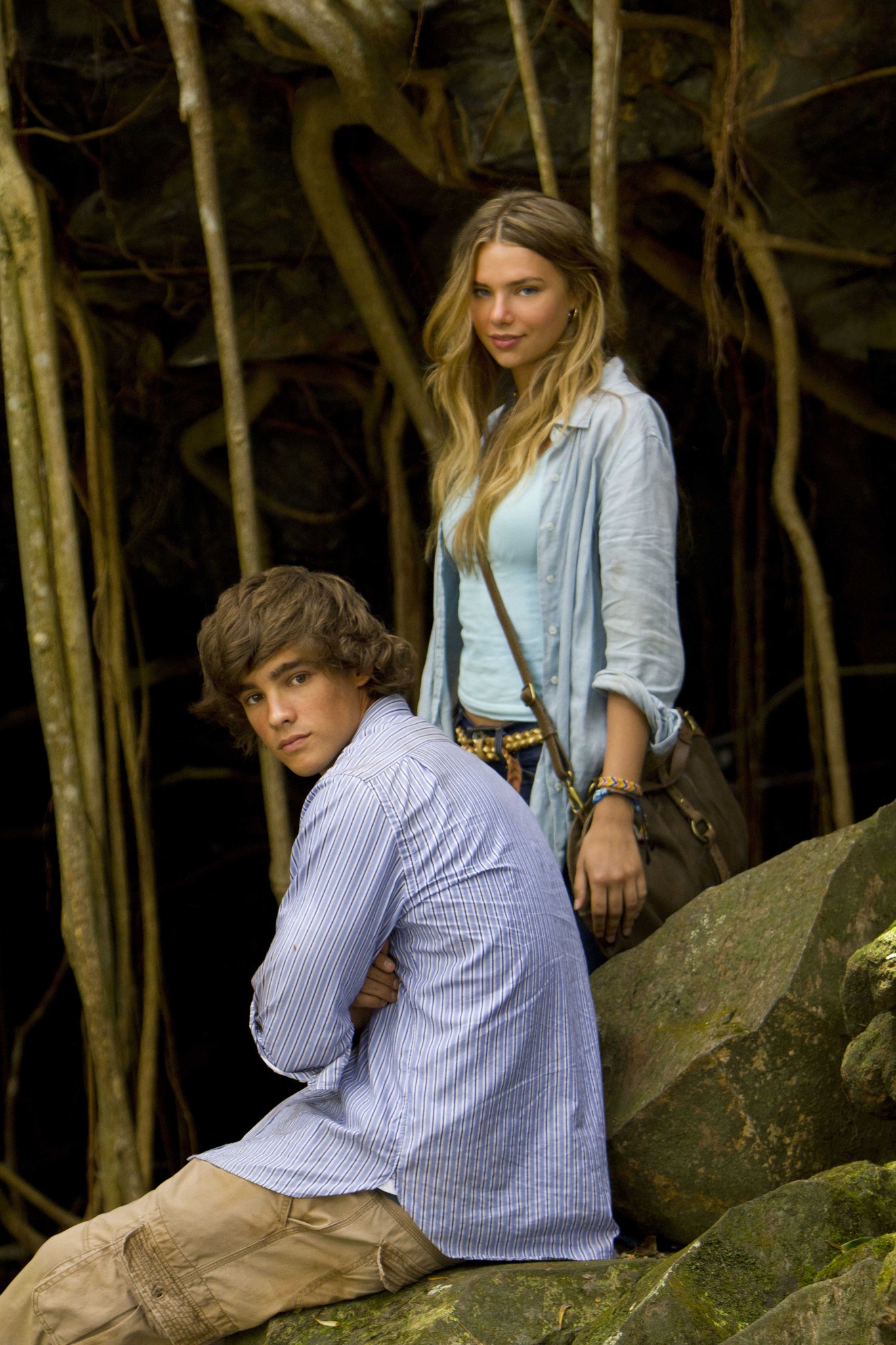 Indiana Evans and Brenton Thwaites in Blue Lagoon: The Awakening (2012)