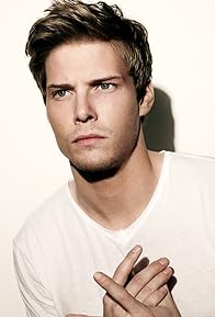 Primary photo for Hunter Parrish