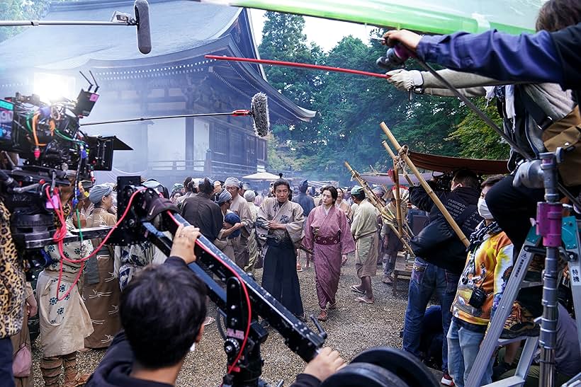 Takuya Kimura and Haruka Ayase in The Legend & Butterfly (2023)