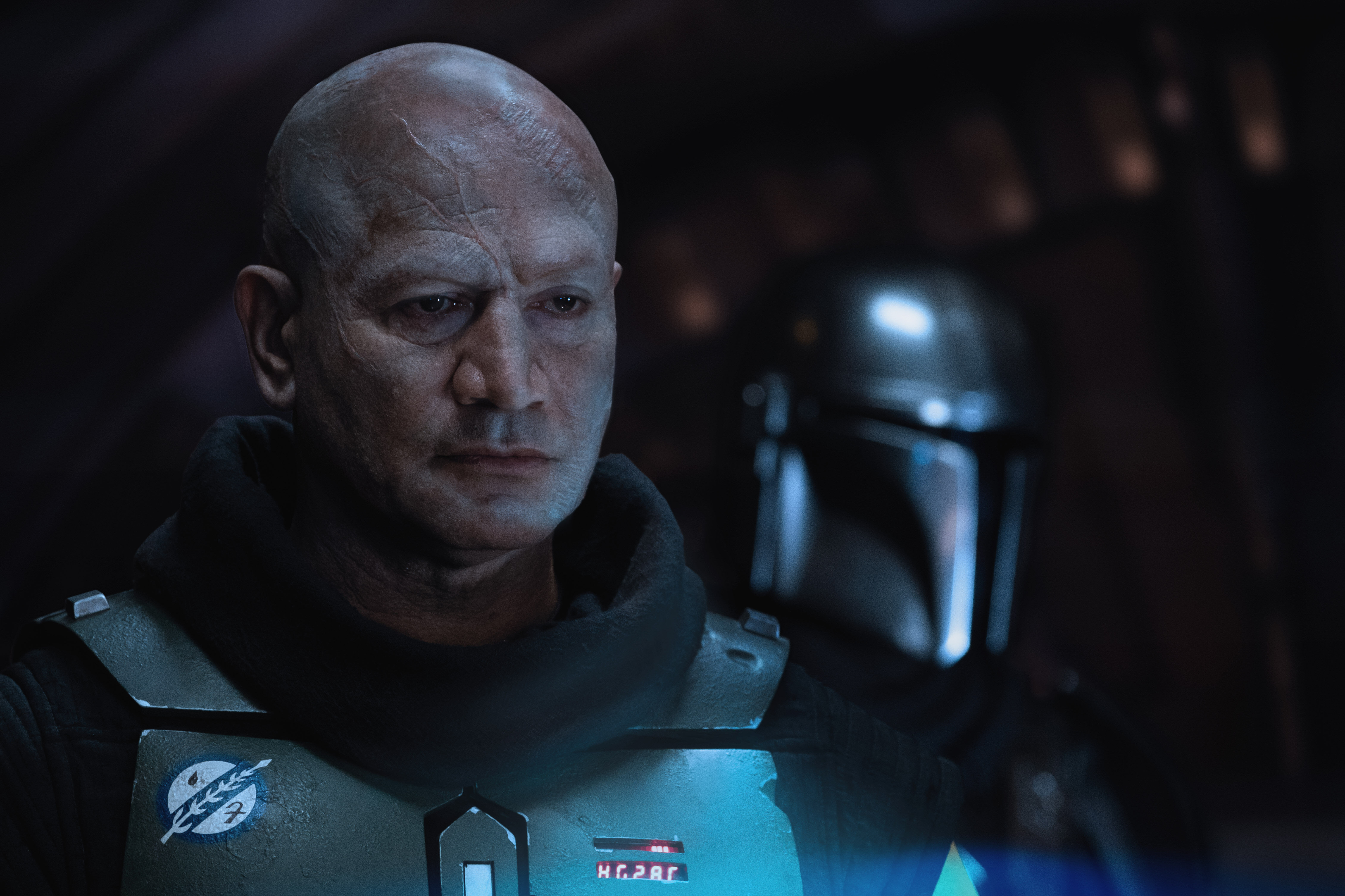 Pedro Pascal, Temuera Morrison, and Jan Delay in The Mandalorian (2019)