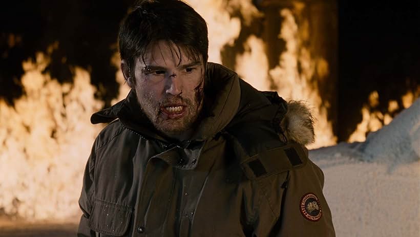 Josh Hartnett in 30 Days of Night (2007)