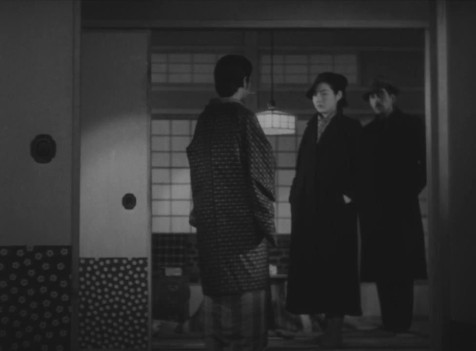 Sumiko Kurishima, Michiko Kuwano, and Tatsuo Saitô in Shukujo wa nani o wasureta ka (1937)