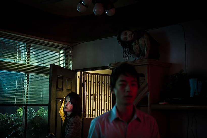 Wei-Ning Hsu and River Huang in Hong yi xiao nu hai (2015)