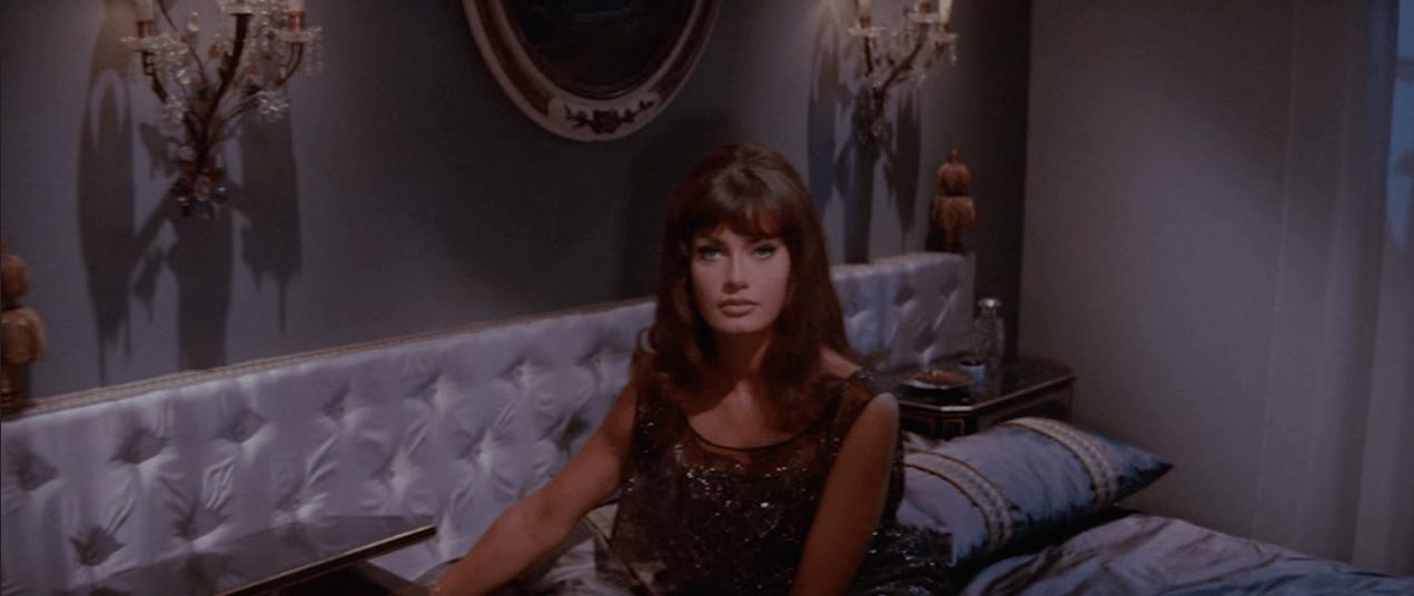 Marisa Mell in Train D'enfer (1965)