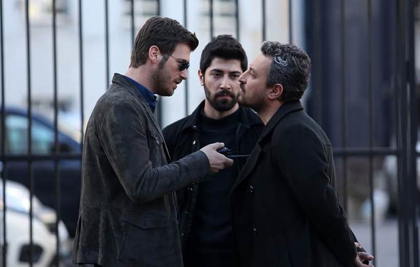 Beran Kotan, Kivanç Tatlitug, and Onur Saylak in 15.Bölüm (2019)