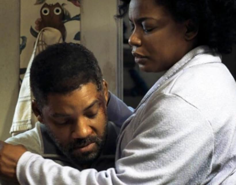 Will Smith and Aunjanue Ellis-Taylor in King Richard (2021)