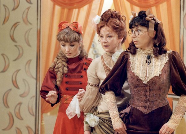 Katerina Lírová, Zuzana Savrdová, and Martina Hudecková in Velká kocicí pohádka (1983)