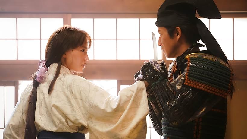 Takuya Kimura and Haruka Ayase in The Legend & Butterfly (2023)