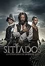 Andrés Parra, Benjamín Vicuña, and Ricardo Abarca in Sitiados (2015)