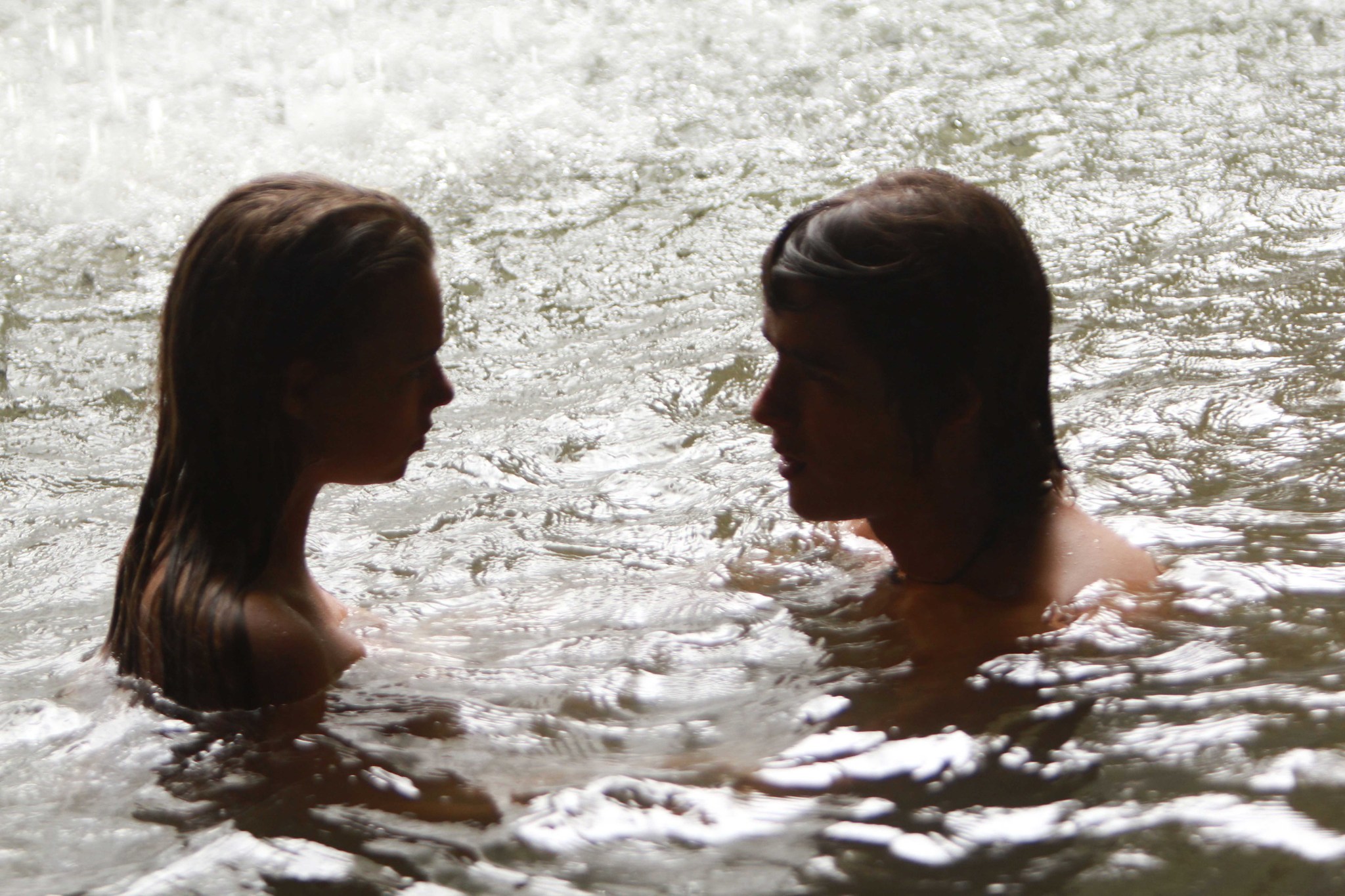 Indiana Evans and Brenton Thwaites in Blue Lagoon: The Awakening (2012)