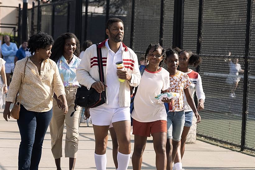 Will Smith, Aunjanue Ellis-Taylor, Mikayla Lashae Bartholomew, Saniyya Sidney, Daniele Lawson, and Demi Singleton in King Richard (2021)