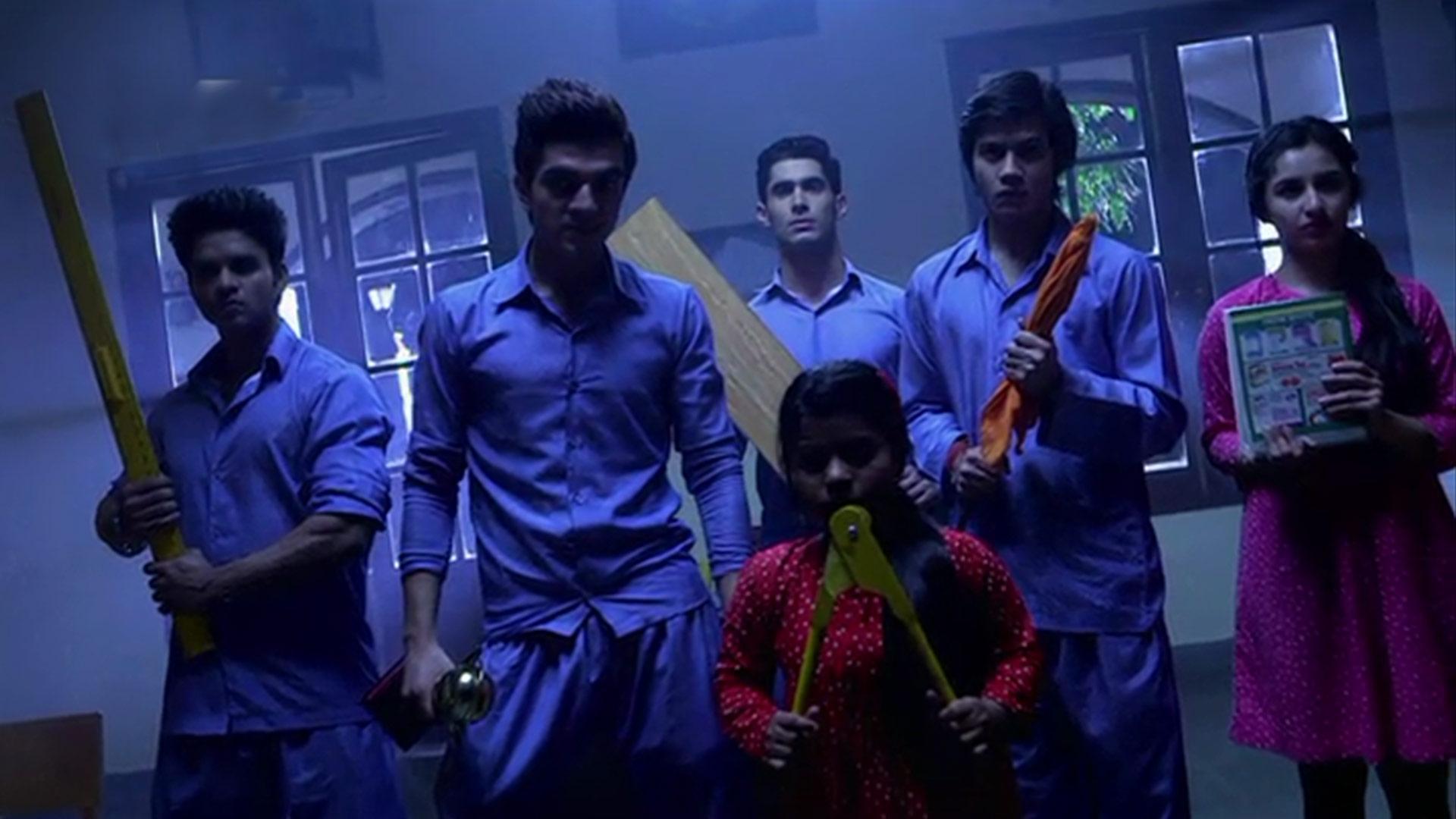 Anshuman Malhotra, Anand Agarwal, Lakshya, Juhi Aslam, Sanaya Pithawalla, and Ashwini Koul in MTV Warrior High (2015)