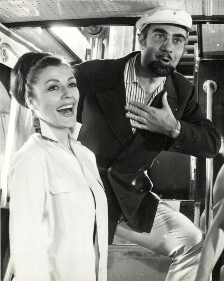 Susana Campos and Vincenzo Cascino in Le sette vipere (Il marito latino) (1964)